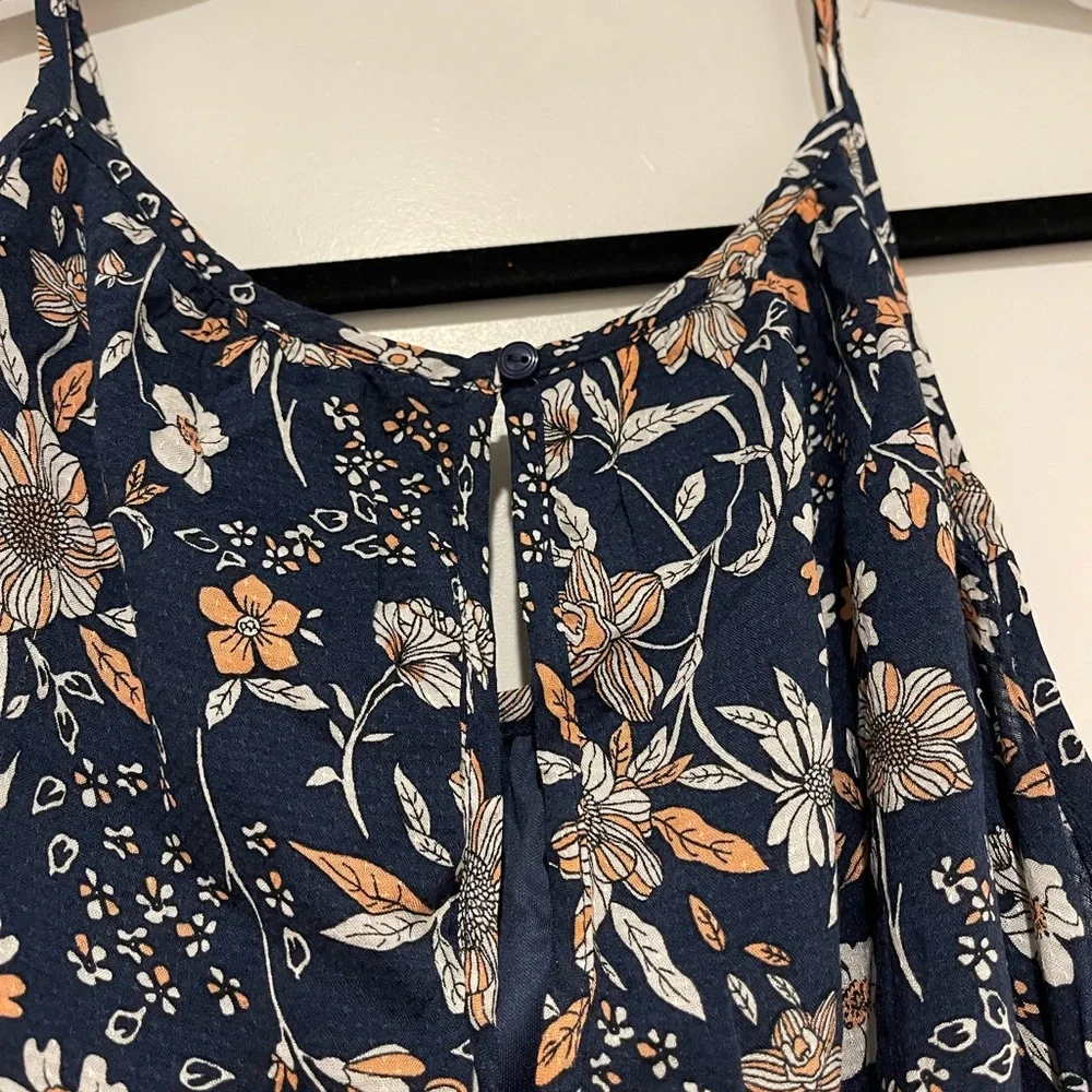 Charming Charlie’s size Large cold shoulder floral dress - Picture 4 of 5